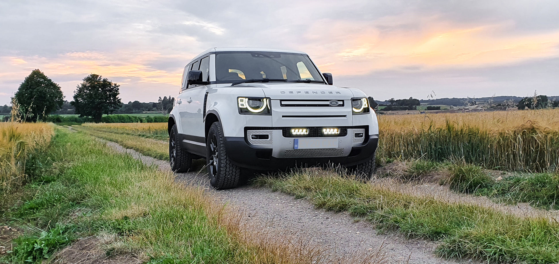 Triple-R Land Rover Defender Grille Kit with LR-750 - GK-USDEF750-01K
