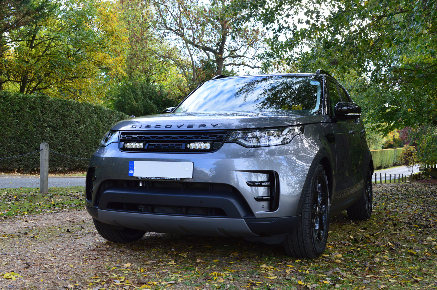 Triple-R Land Rover Discovery Grille Kit with ST4 - GK-USLRD-01K