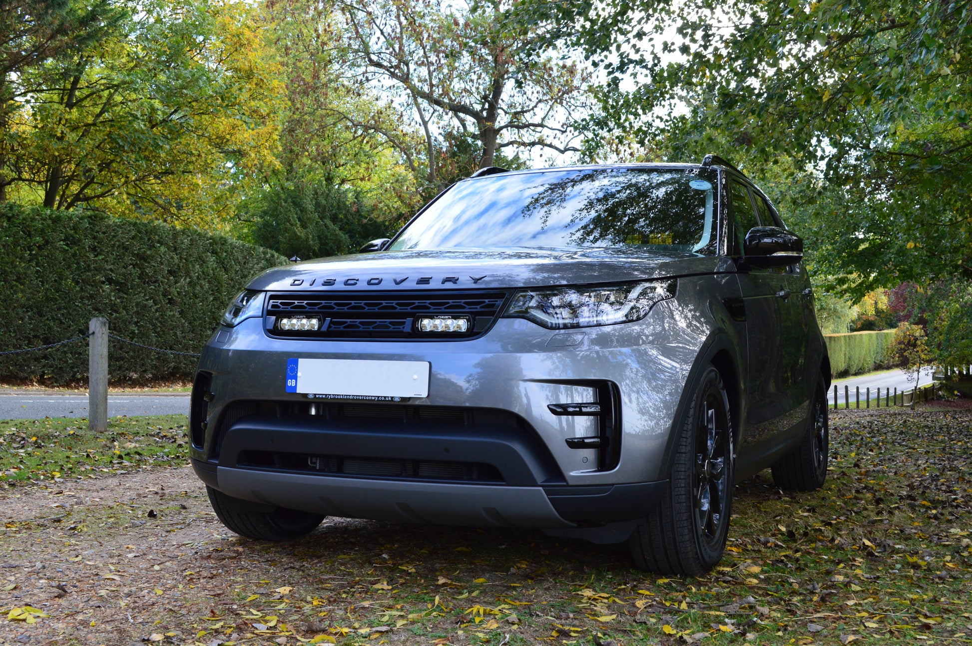 Triple-R Land Rover Discovery Grille Kit with ST4 - GK-USLRD-01K
