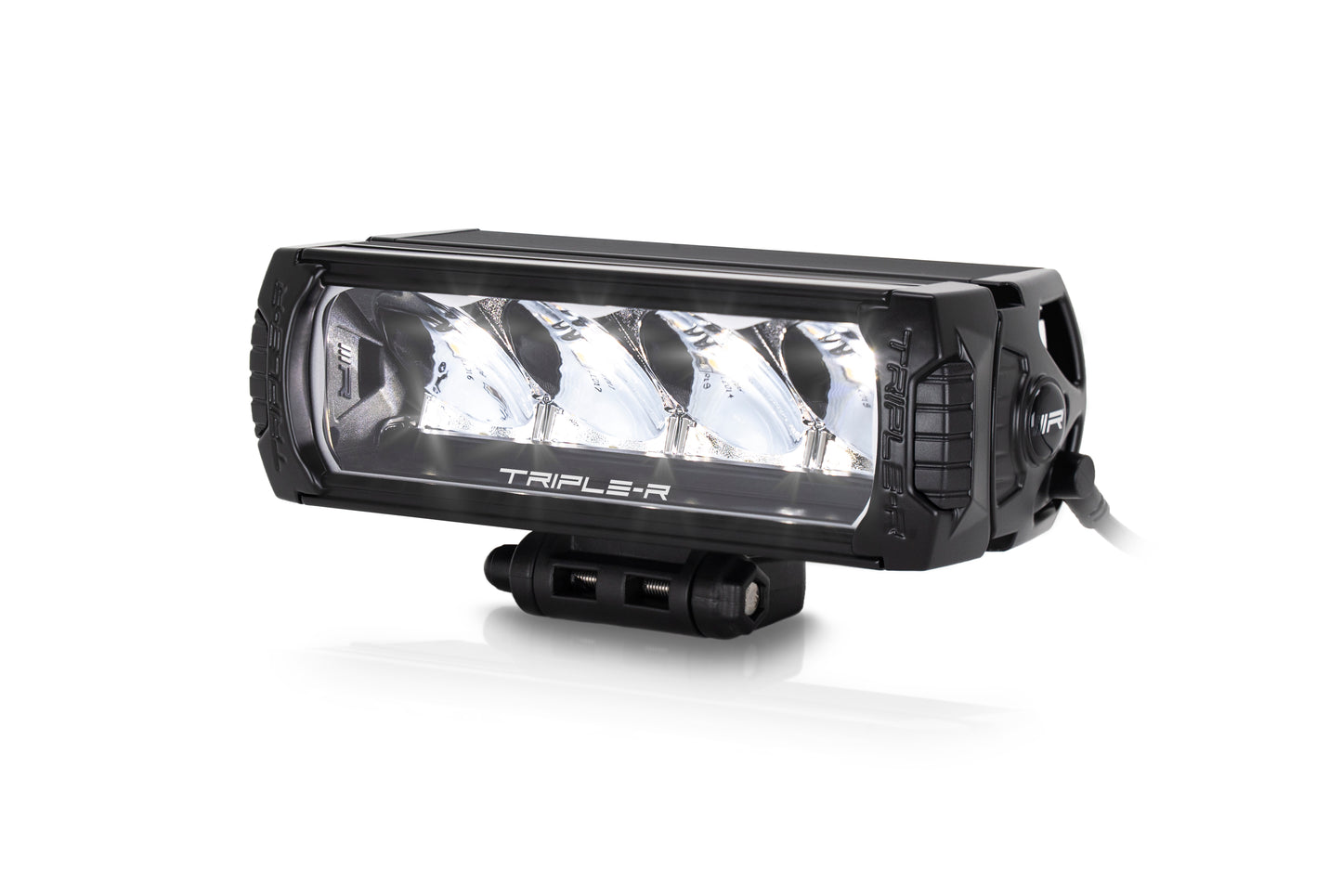 Triple-R LR-750 with ultra-reflective vacuum-metallised optics deliver perfectly tuned beam pattern - LR4-PL-B